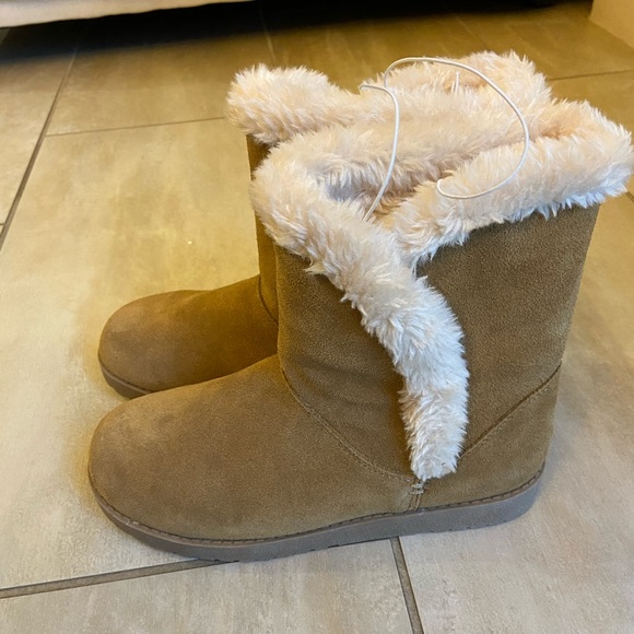 tan faux fur boots